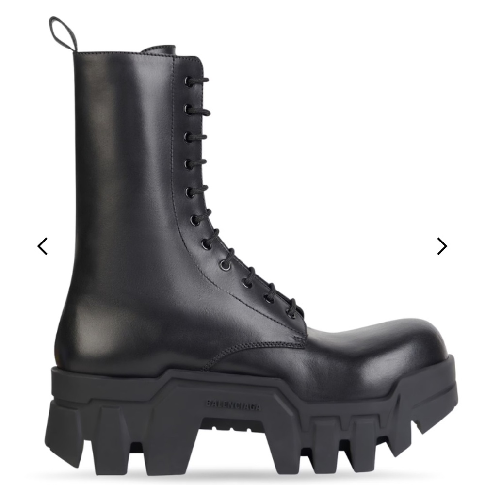 Bulldozer boots